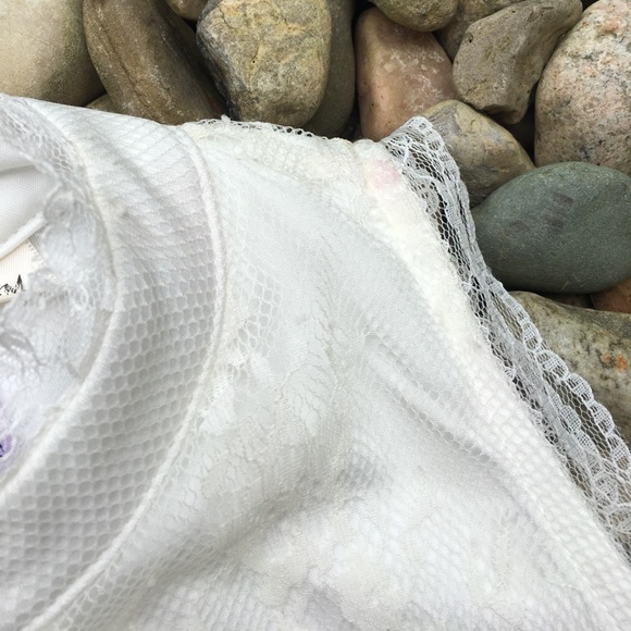 Alya Sleeveless Lace High Neck Dress Medium - Picture 6 of 11